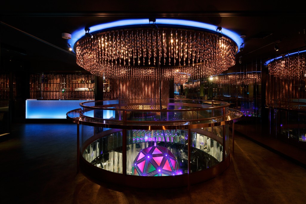 Esplit Tokyo nightclub LEDdesign
